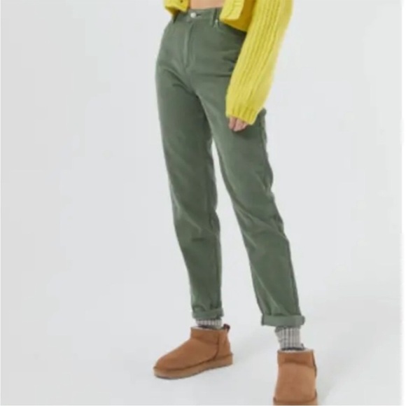 Urban Outfitters BDG Mom High Rise Corduroy Pant Moss Green Size 28 - Picture 1 of 15
